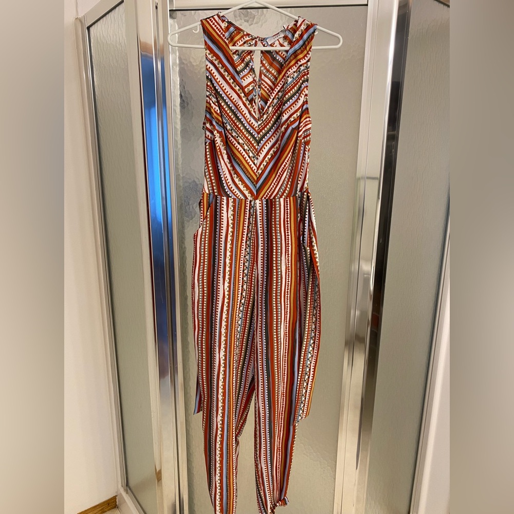 Colourful, open back Jumpsuit